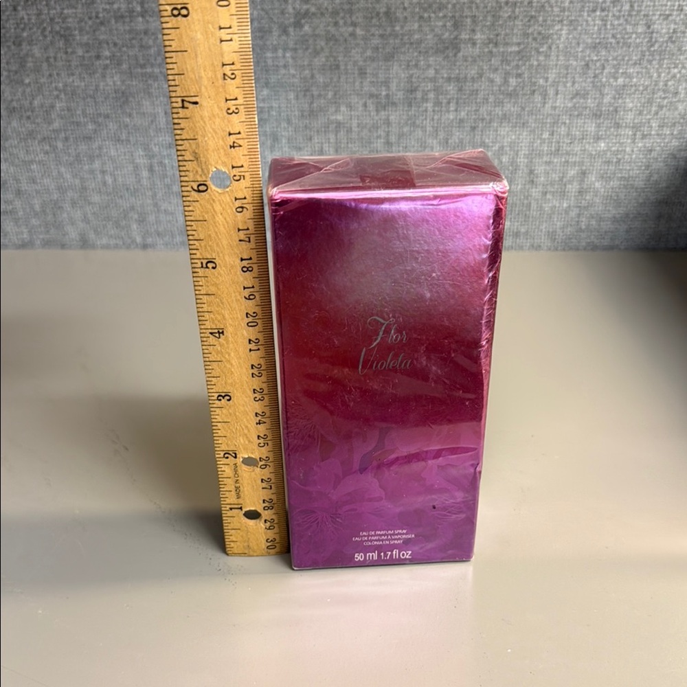Avon Flor Violeta Perfume Brand New Factory Sealed in Plastic 1.7 Fl Oz - Picture 9 of 10